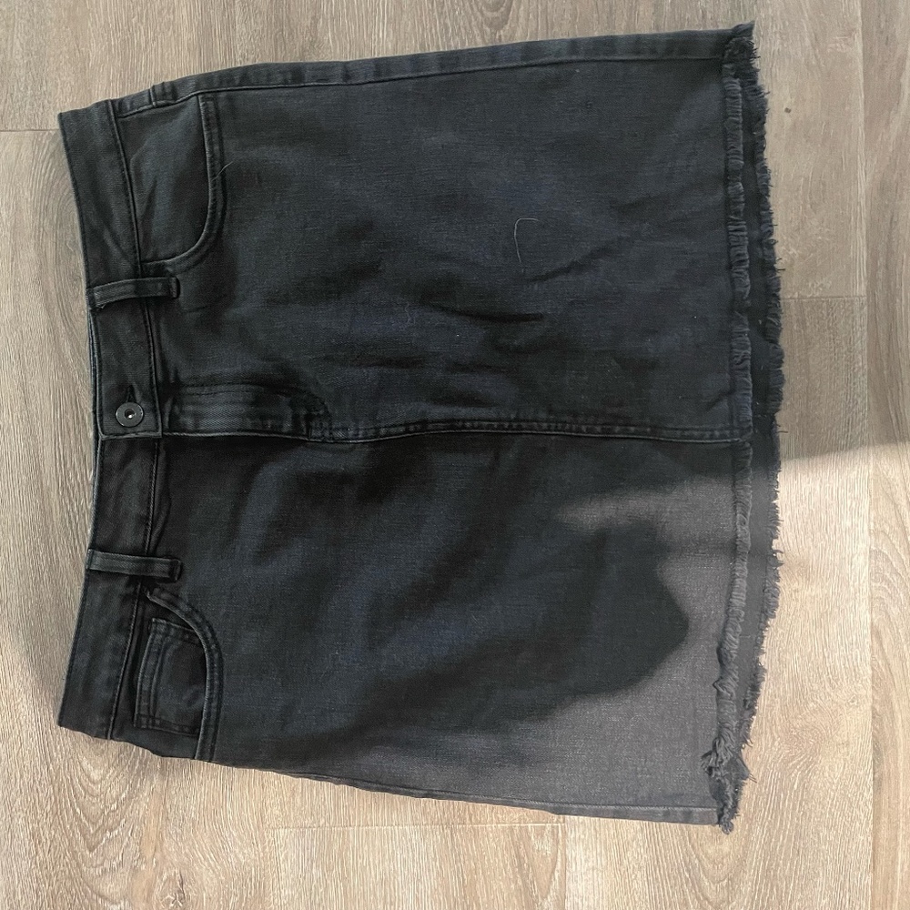 black skirt
